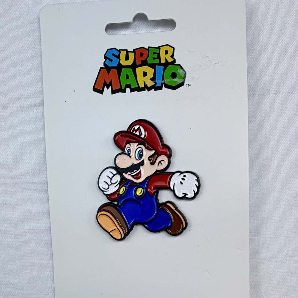 Super Mario Running Enamel Pin
